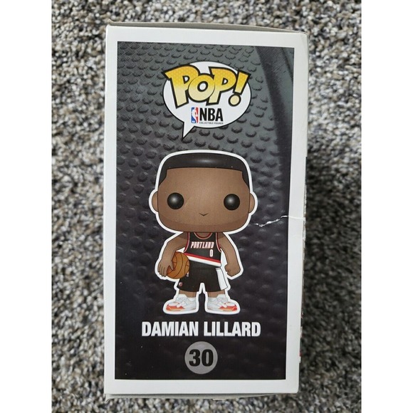 Funko Pop : DAMIAN LILLARD #30 3rd Edition Vinyl w/0.5mm Case (RARE) - Picture 2 of 6